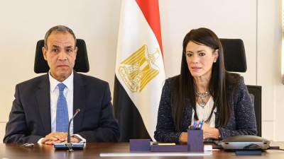 وزيرا التخطيط والخارجية يناقشان عددًا من ملفات العمل المشترك لدعم التنمية الاقتصادية