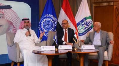 وزير العمل يفتتح ندوة "قانون العمل الجديد ودوره في تحسين علاقات العمل" بمشاركة قيادات نقابية