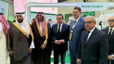 وزير الصحة يتفقد المعرض الطبي المنعقد على هامش ملتقى الصحة العالمي بالمملكة العربية السعودية