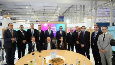 وزير الصحة يلتقي وفد شركة «أبوت» لتعزيز التعاون في الرعاية الصحية وتطوير التشخيص الطبي