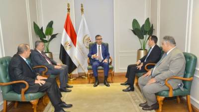 وزير التموين يعقد اجتماعًا مع رئيس مجلس إدارة جهاز تنمية التجارة الداخلية الجديد