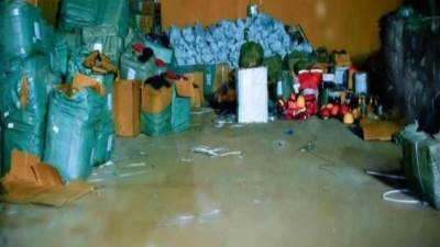 اليمن يضبط شحنة كيميائية وعسكرية ضخمة للحوثيين في باب المندب