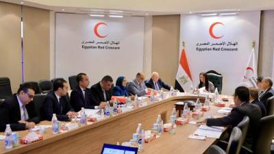 وزيرة التضامن تترأس اجتماع مجلس إدارة الهلال الأحمر المصري