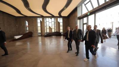 وزير السياحة يواصل متابعة الاستعدادات النهائية لافتتاح المتحف المصري الكبير غدًا