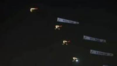 عروض بطائرات شراعية ترحيبا بضيوف افتتاح المتحف المصري الكبير