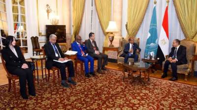 وزير الخارجية يلتقي رئيس مفوضية الاتحاد الأفريقي