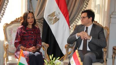 وزير الثقافة يلتقي وزيرة الثقافة والفرنكوفونية في كوت ديفوار لبحث آليات التعاون الثقافي