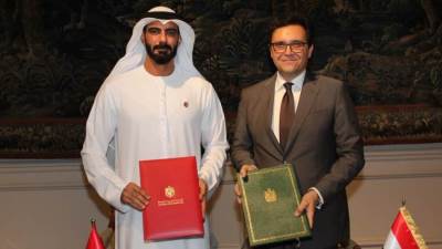 وزير الثقافة المصري ونظيره الإماراتي يوقعان مذكرة تفاهم للتعاون في المجال الثقافي