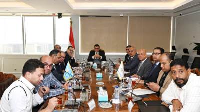 وزير الإسكان يتابع سير العمل بمشروعات الطرق والمرافق والمشروعات السكنية المتنوعة بمدينة حدائق أكتوبر