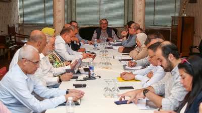 وزير قطاع الأعمال يعقد اجتماعًا موسعًا في "غزل المحلة" مع الرؤساء التنفيذين لشركات "القابضة للقطن والغزل والنسيج"