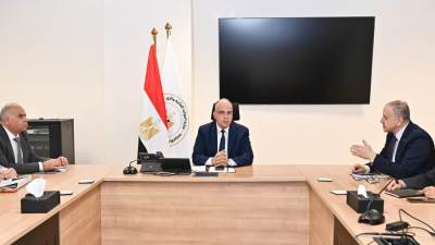 سويلم يتابع إجراءات التعامل مع ارتفاع مناسيب مياه البحر نتيجة لتغير المناخ أمام مصبات المصارف الزراعية عند البحر المتوسط