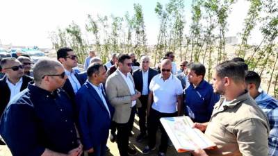 وزير الإسكان يتفقد مشروع "مارينا ٨" وتطوير الطريق الرئيسي لمدخل مارينا 5 