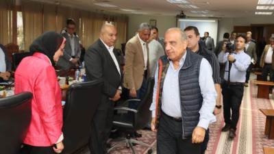  في زيارة ميدانية.. وزير الكهرباء والطاقة المتجددة يتفقد محطة توليد كهرباء النوبارية بمحافظة البحيرة
