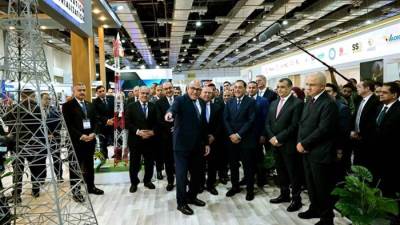 رئيس الوزراء يزور معرض الصناعة MEA Industry