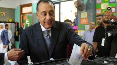 في لجنته الانتخابية بالشيخ زايد.. رئيس الوزراء يُدلي بصوته في انتخابات مجلس النواب 2025