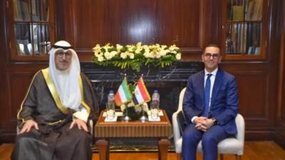 وزير الاستثمار والتجارة الخارجية يبحث مع وزير التجارة والصناعة الكويتي مضاعفة حجم التجارة البينية والاستثمارات المشتركة