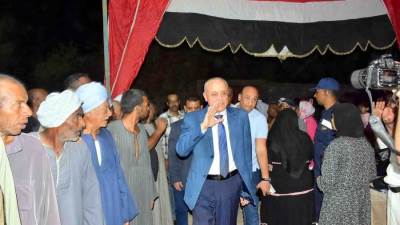 محافظ الأقصر يواصل تفقده  اللجان الانتخابية لمتابعة سير انتخابات مجلس النواب