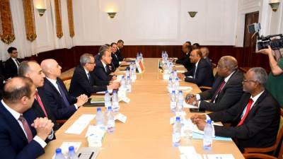 وزير الخارجية يؤكد أهمية تضافر الجهود لدعم وقف شامل لإطلاق النار وتهيئة الظروف لإطلاق عملية سياسية بالسودان