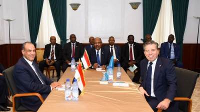 اجتماع ثلاثي بين وزيرى خارجية مصر والسودان ووكيل السكرتير العام للأمم المتحدة للشئون الإنسانية ومنسق الإغاثة في حالات الطوارئ