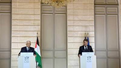 ماكرون وعباس يعلنان تشكيل لجنة مشتركة "لصياغة دستور دولة فلسطين"