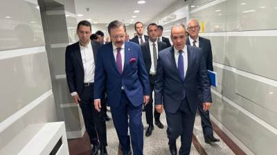 وزير الخارجية يزور مقر اتحاد الغرف والبورصات التركية (TOBB) في أنقرة