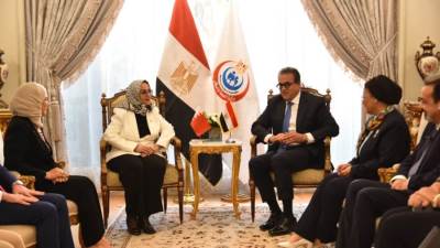 نائب رئيس مجلس الوزراء يستقبل وزيرة صحة البحرين لبحث ملفات التعاون المشترك