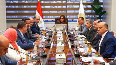 وزيرة التنمية تعقد اجتماعاً لمتابعة جهود التنسيق مع وزارة المالية لتنمية الموارد الذاتية لمختلف