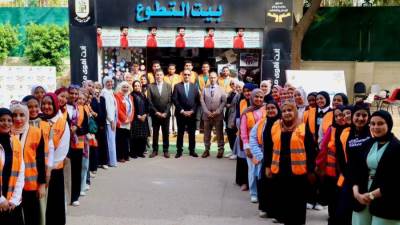 مدير صندوق مكافحة الإدمان يزور "بيت التطوع" بجامعة القاهرة ويلتقي المتطوعين