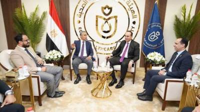 رئيس هيئة الرعاية الصحية يبحث مع المدير الإقليمي لشركة "ميدترونيك" تطوير خدمات القساطر القلبية المتقدمة لمرضى التأمين الصحي الشامل وإنشاء مراكز تميز جديدة للجراحات الروبوتية