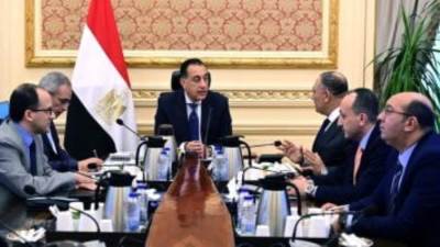 رئيس الوزراء يجتمع مع رئيس المركز الوطنى لتخطيط استخدامات أراضى الدولة