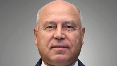 وزير الصناعة والنقل يستعرض استراتيجية تطوير قطاع النقل البحري