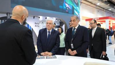 وزير التعليم العالي يتفقد معرض Cairo ICT 2025
