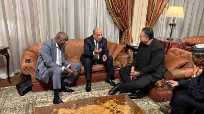 وزير الكهرباء يبحث مع وزير المياه والطاقة بتشاد سبل دعم الشراكة في مختلف مجالات الكهرباء