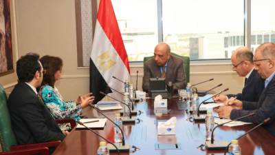 وزير الكهرباء والطاقة المتجددة يبحث مع مدير الأكاديمية الوطنية للتدريب التنسيق والعمل المشترك