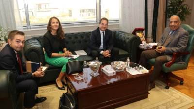  وزير الكهرباء والطاقة المتجددة يبحث مع سفير فرنسا بالقاهرة دعم وتعزيز فرص الشراكة والتعاون في مختلف مجالات الكهرباء والطاقات المتجددة