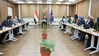 رئيس هيئة الدواء يبحث مع ممثلي الشركات العالمية آليات تعزيز منظومة الدواء ودعم الاستثمار