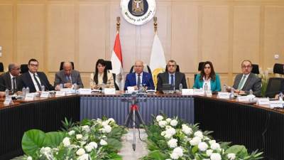 الوزير: الموافقة على طلب المنطقة الاقتصادية لقناة السويس بشأن كميات الطاقة المطلوبة لعدد 7 شركات