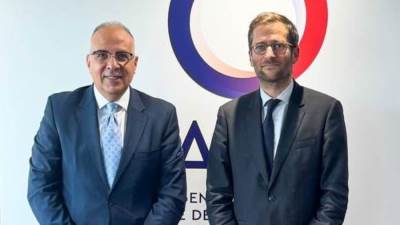 سويلم يلتقي نائب مدير الوكالة الفرنسية للتنمية على هامش مشاركته في فعاليات مؤتمر "طموح أفريقيا"