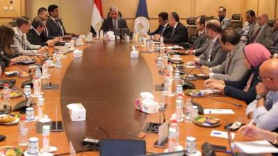 وزير السياحة يتابع آخر مستجدات المنظومة الجديدة للتأشيرة السياحية