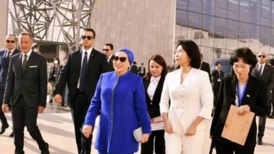 السيدة انتصار السيسى تستقبل قرينة رئيس كوريا بالمتحف الكبير