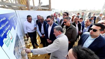 وزير الإسكان ومحافظ الفيوم يتفقدان توسعات محطة معالجة "كحك" بمركز يوسف الصديق