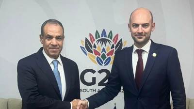 وزير الخارجية يلتقى مع نظيره الفرنسي على هامش أعمال قمة مجموعة العشرين