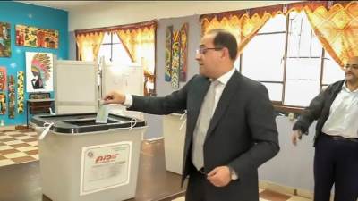 وزير المالية يدلي بصوته فى انتخابات مجلس النواب