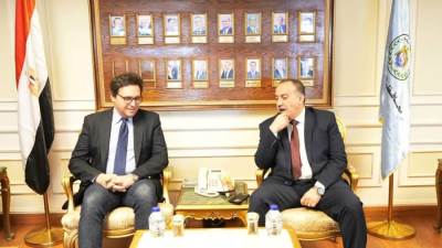 وزير الثقافة ومحافظ أسيوط يبحثان تطوير المواقع الثقافية ودراسة إنشاء دار للأوبرا بالمحافظة