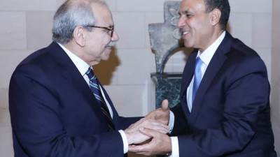 وزير الخارجية يلتقي رئيس مجلس الوزراء اللبناني في بيروت