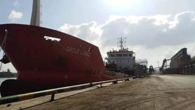 إغلاق ميناء العريش البحري بسبب الظروف الجوية