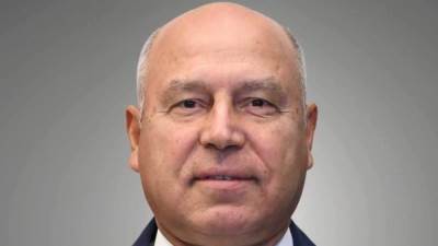 وزير الصناعة يصل لندن لترأس الوفد المصري في اجتماعات الجمعية العامة للمنظمة البحرية الدولية (IMO)