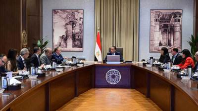 رئيس الوزراء يُتابع الموقف التنفيذي لمشروعات الطاقة الجديدة والمتجددة