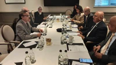 كامل الوزير يبحث مع رؤساء 7 شركات بريطانية واتحاد الجمعيات الوطنية لوسطاء ووكلاء السفن (FONASBA) التعاون في مجالي الصناعة والنقل