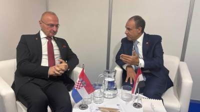 وزير الخارجية يلتقي مع وزير خارجية كرواتيا